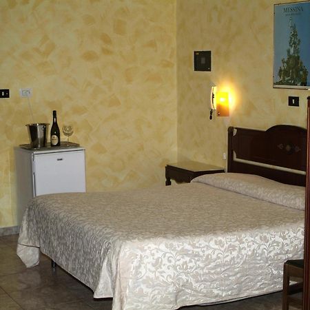 Hotel Touring Messina Kamer foto