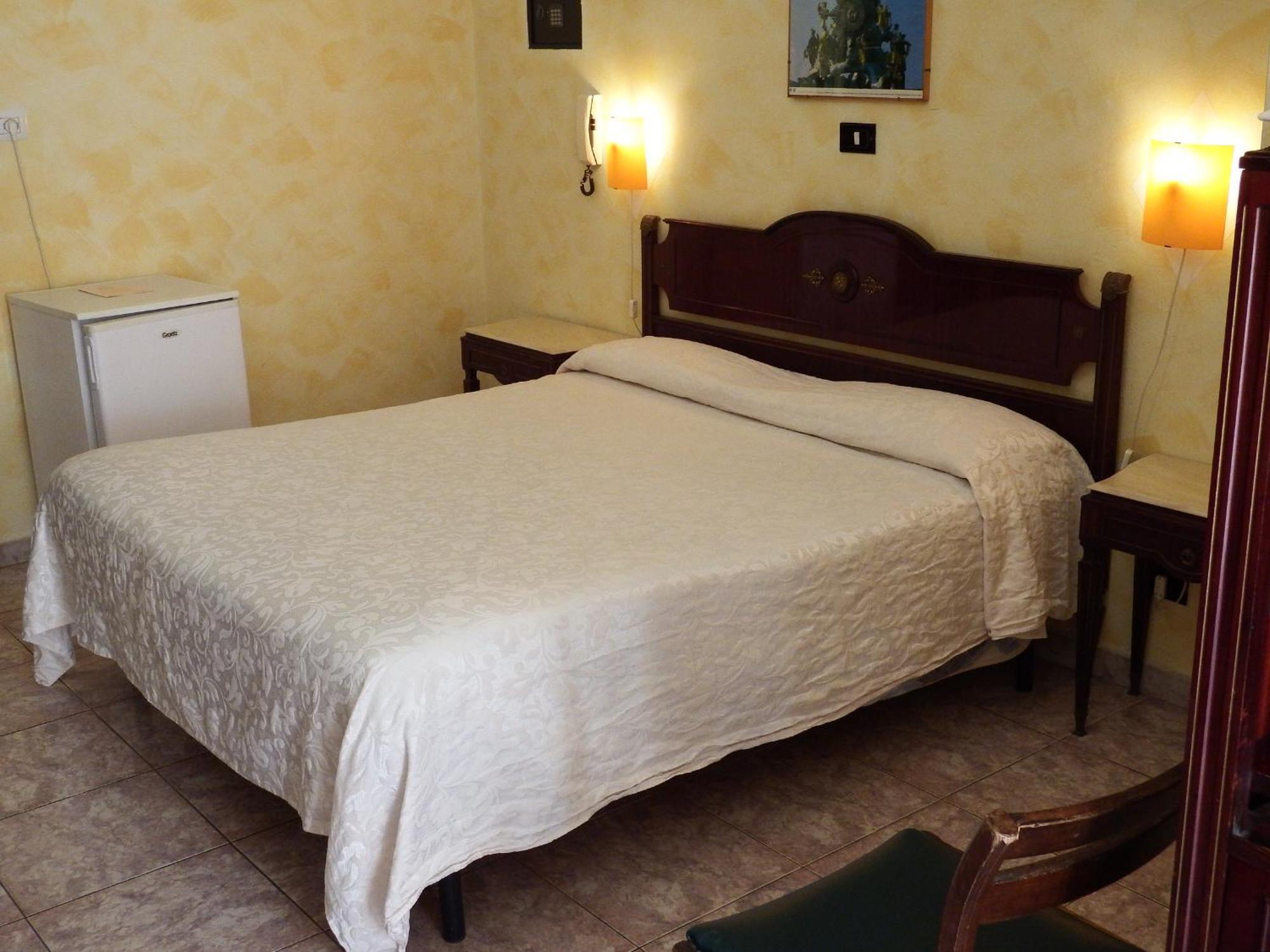 Hotel Touring Messina Kamer foto